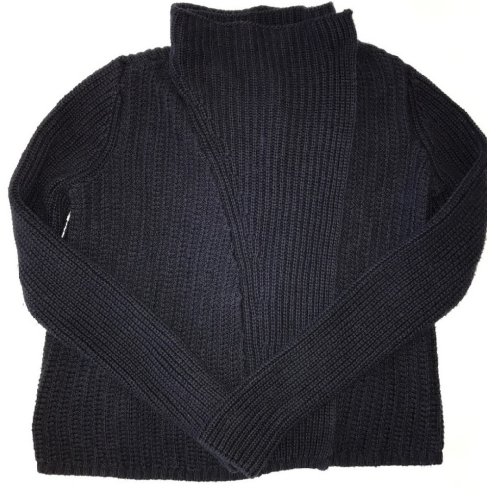 Lou & Grey Loft Chunky Cable Knit Navy Sweater